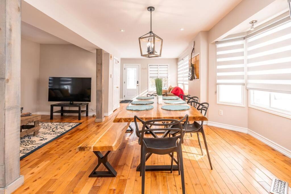 Photo of Livingroom in Alcona