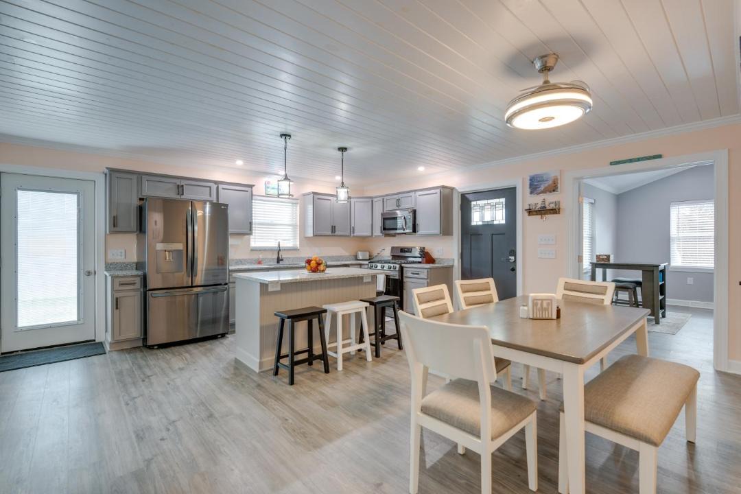 Photo of Livingroom in Lake Erie Beach