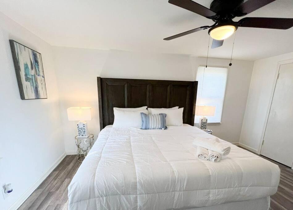 Photo of Bedroom in Niagara Falls