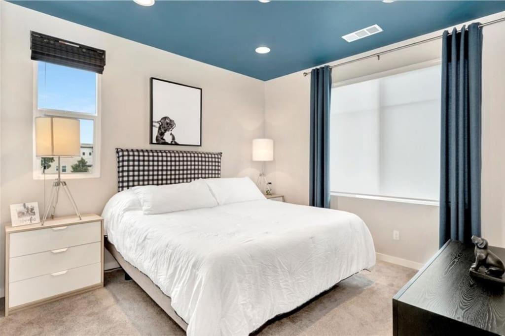 Photo of Bedroom in Portola Springs