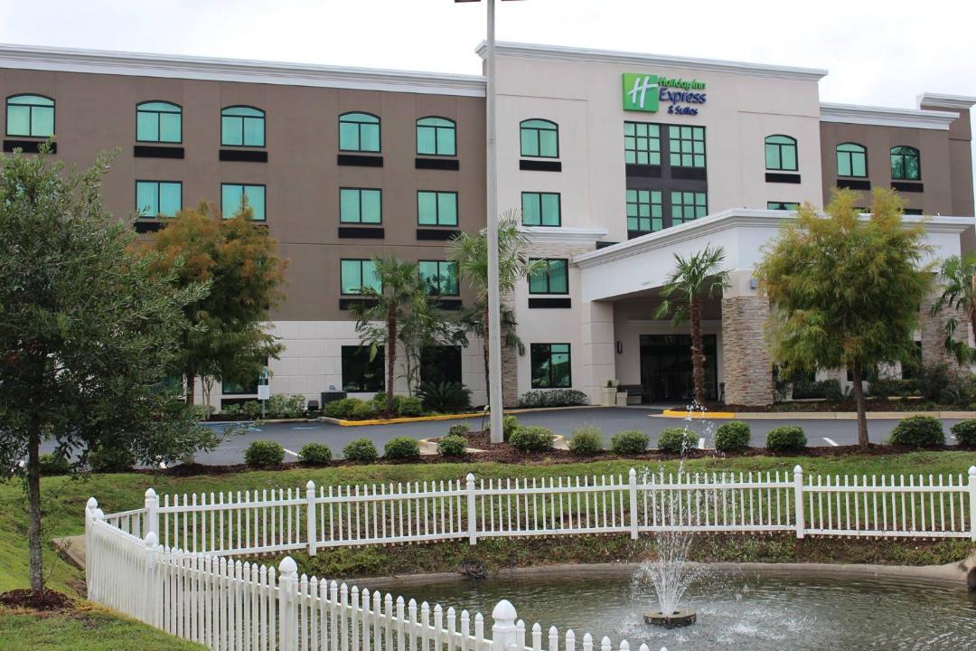 Photo of Buildings in Tillmans Corner