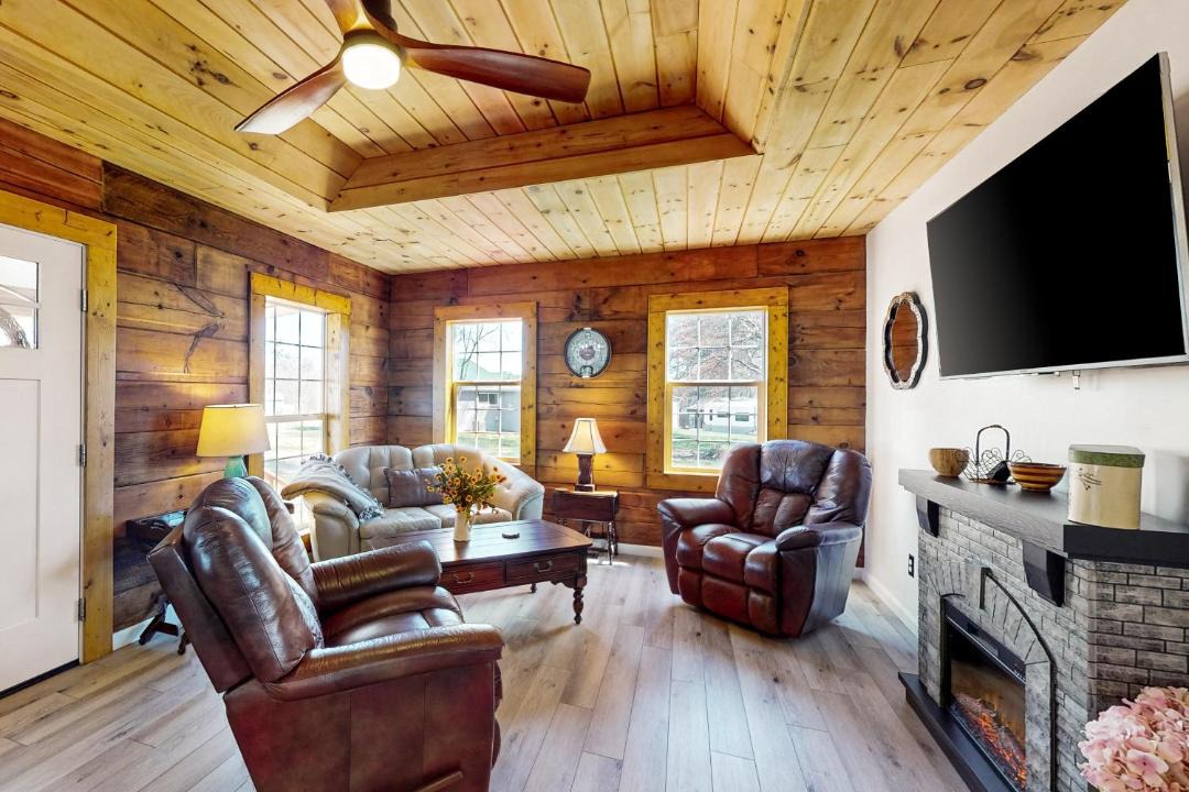 Photo of Livingroom in Hendersonville