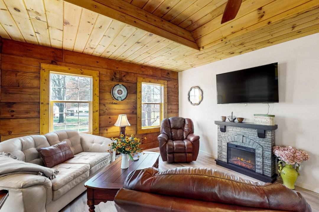 Photo of Livingroom in Hendersonville