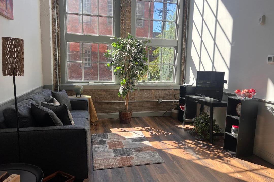 Photo of Livingroom in Central City