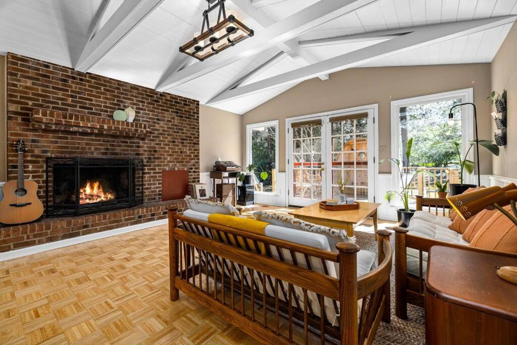 Photo of Livingroom in Northeast Raleigh