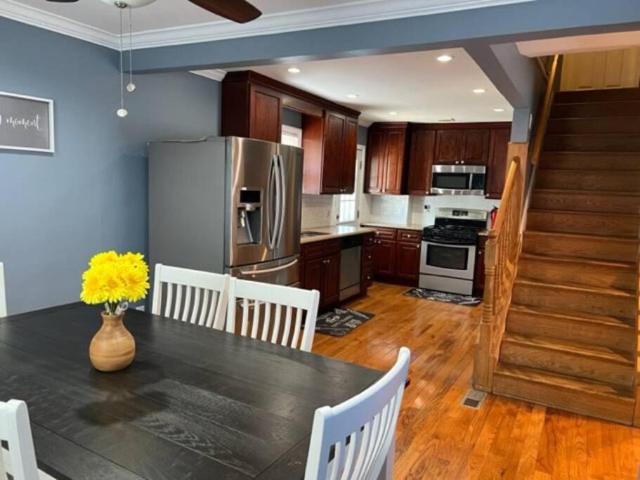 Photo of Livingroom in Teaneck
