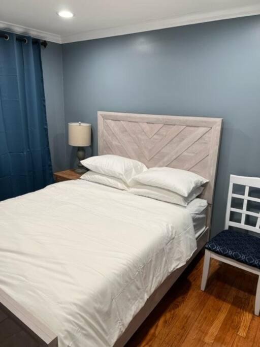 Photo of Bedroom in Teaneck