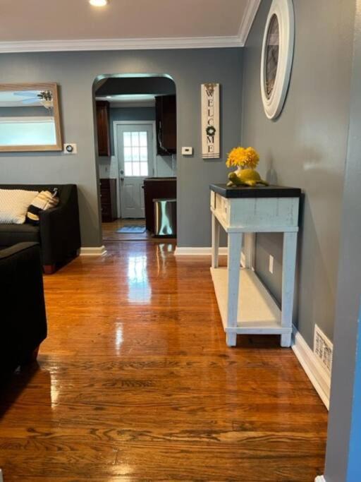 Photo of Livingroom in Teaneck