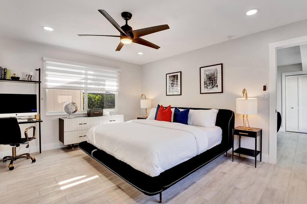 Photo of Others in Poinsettia Heights
