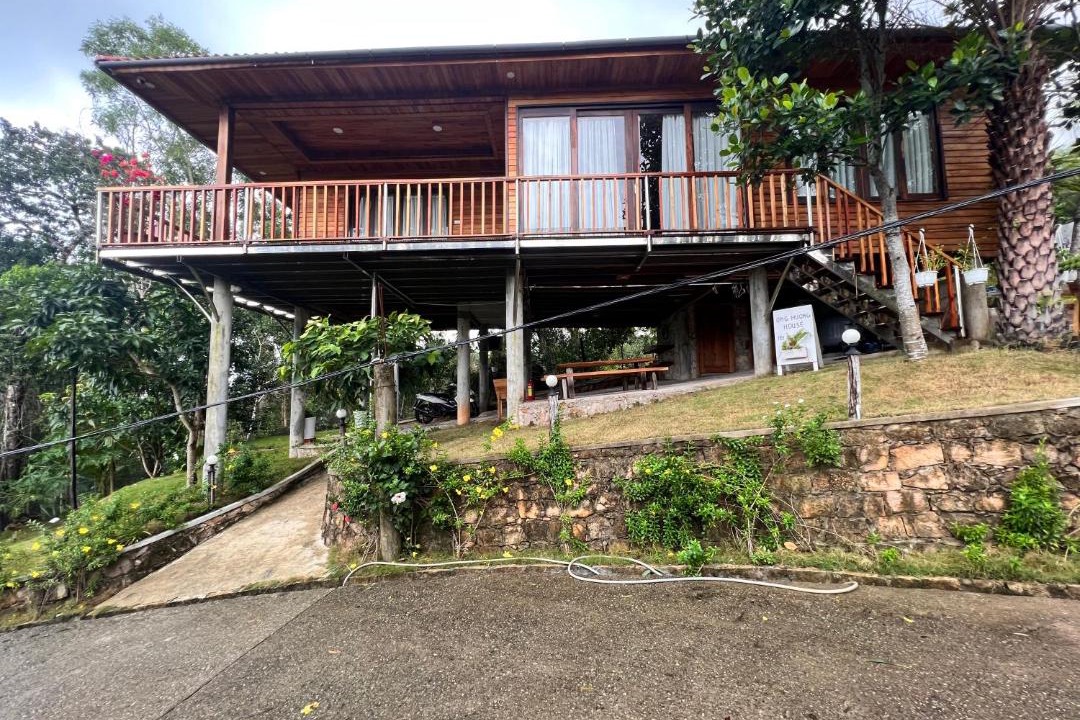 Photo of Buildings in Ham Ninh