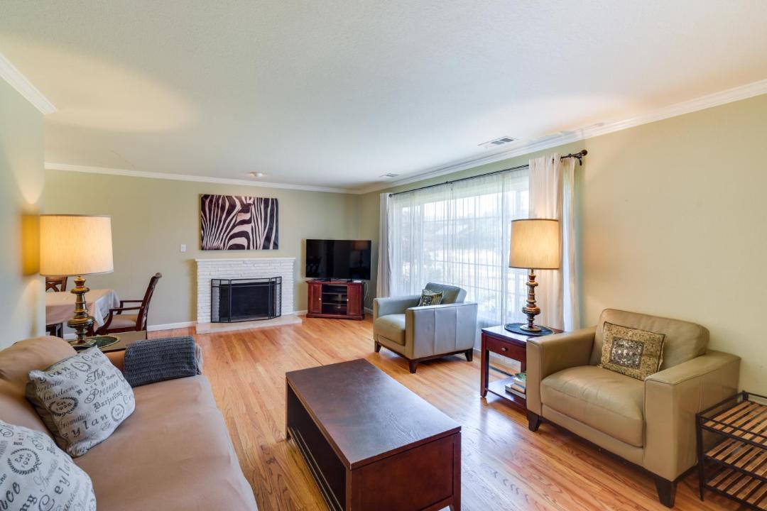 Photo of Livingroom in Campbell