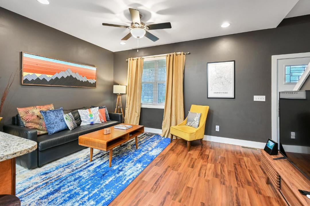 Photo of Livingroom in Woodfin