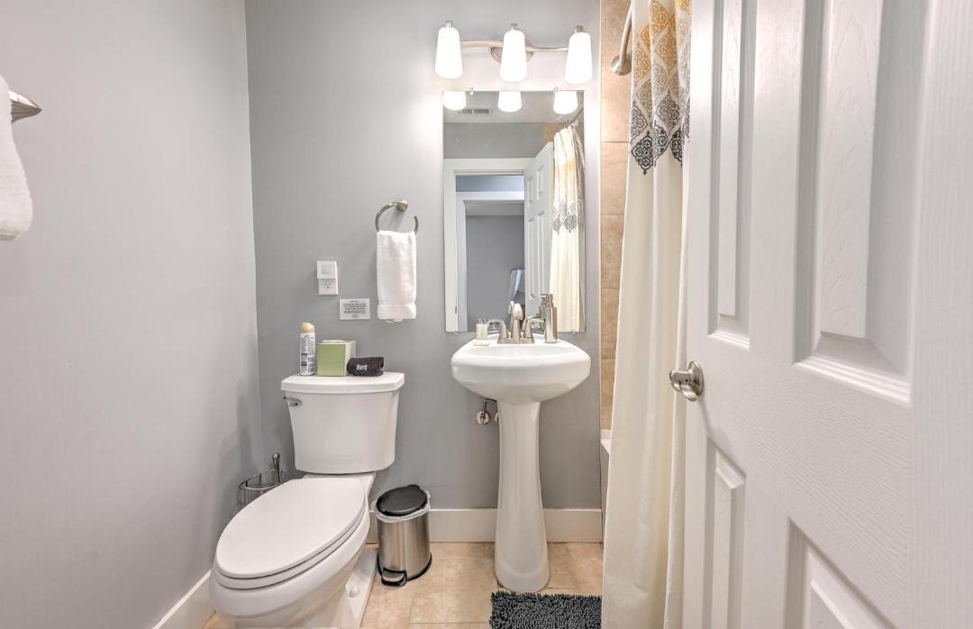Photo of Bathroom in Woodfin