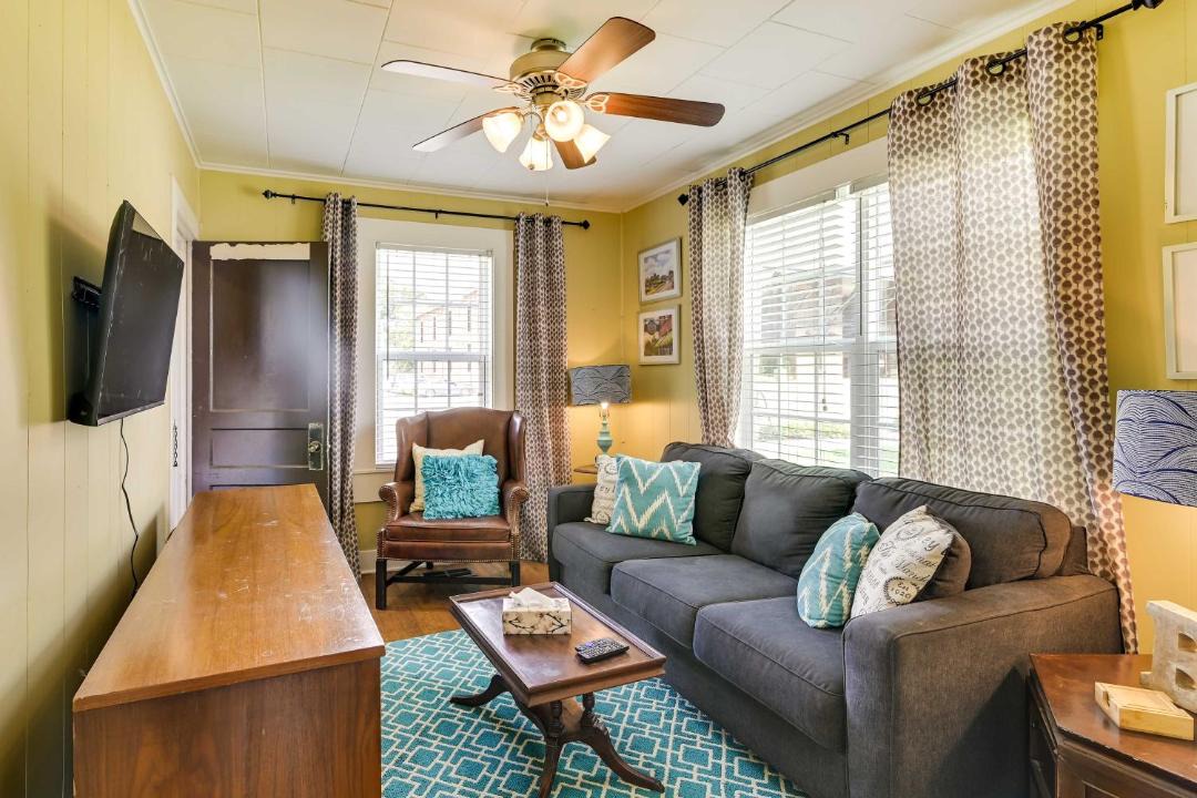 Photo of Livingroom in Starkville