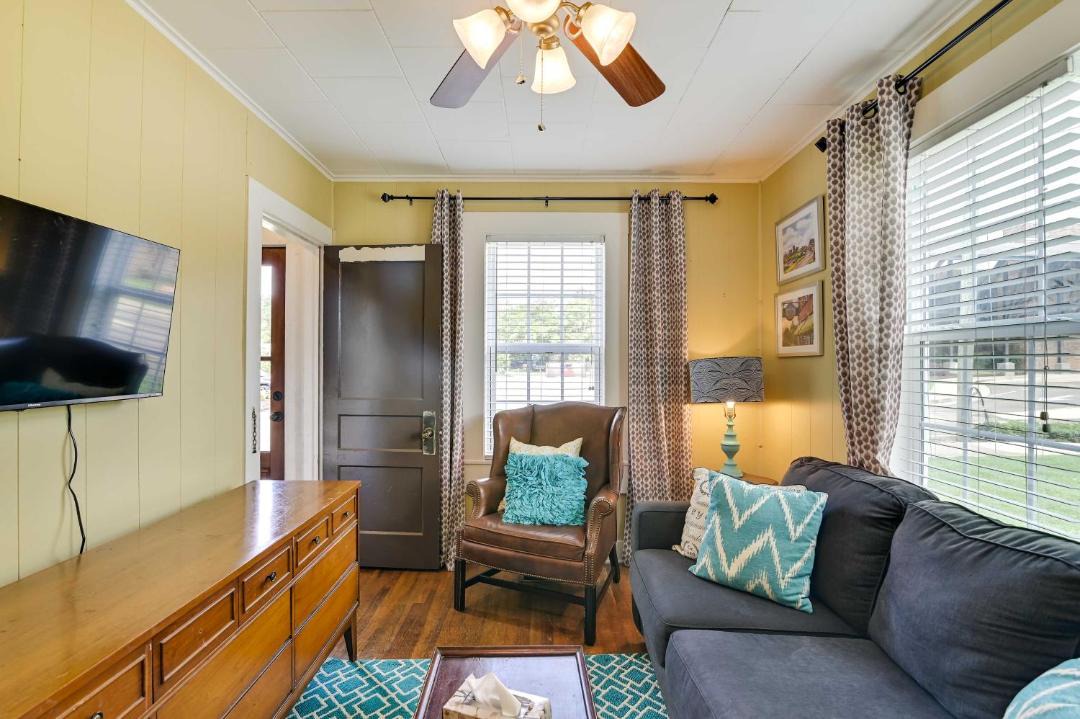 Photo of Livingroom in Starkville