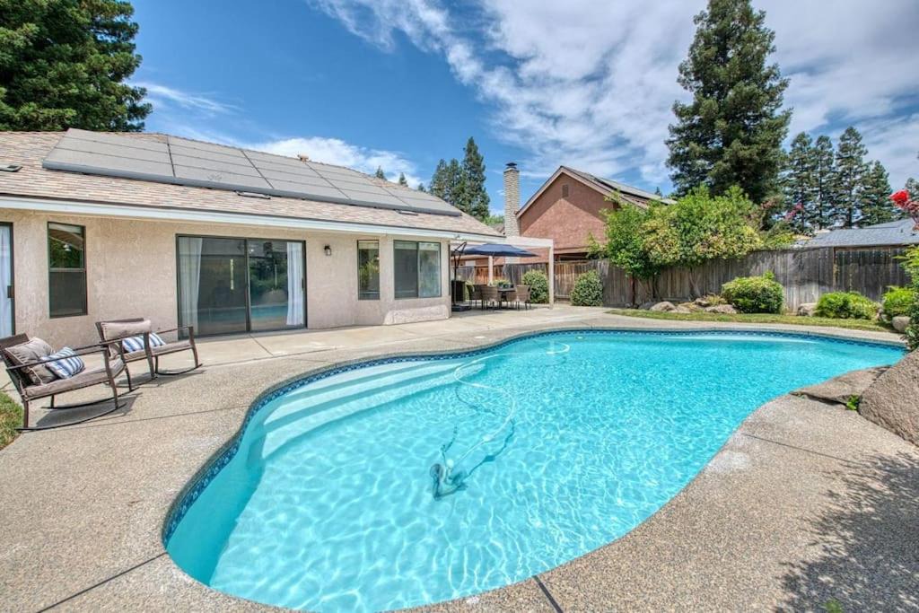 Photo of Outdoor in Raisin