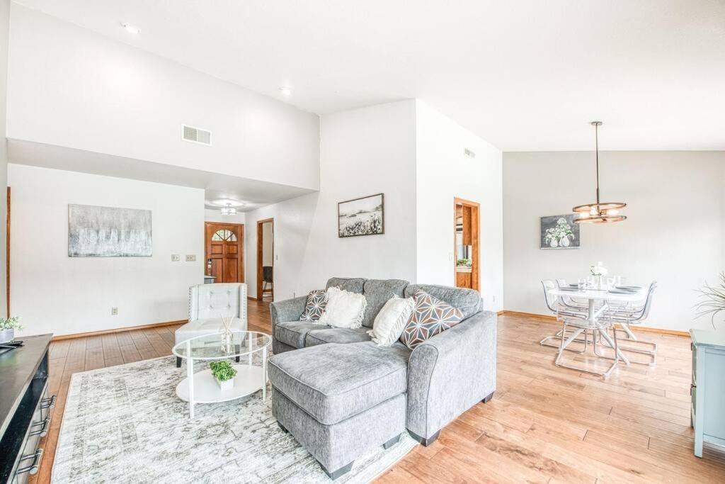 Photo of Livingroom in Raisin