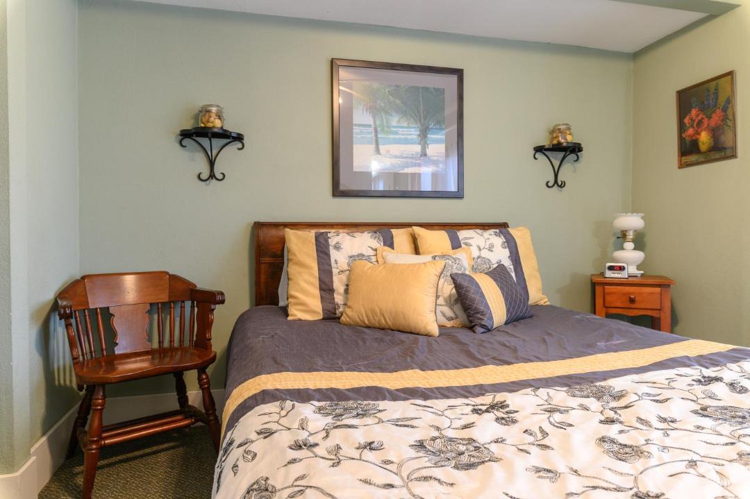Photo of Bedroom in Bluff Heights