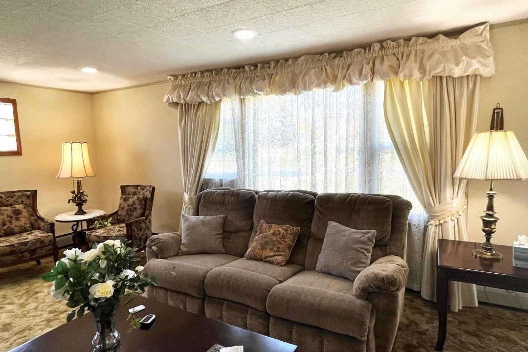 Photo of Livingroom in Cheektowaga