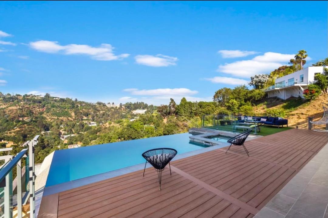 Photo of Others in Bel Air