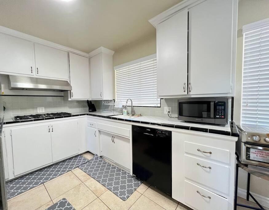 Photo of Kitchen in Midway City