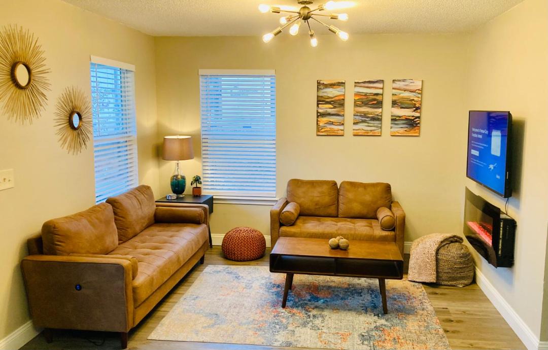 Photo of Livingroom in Downtown