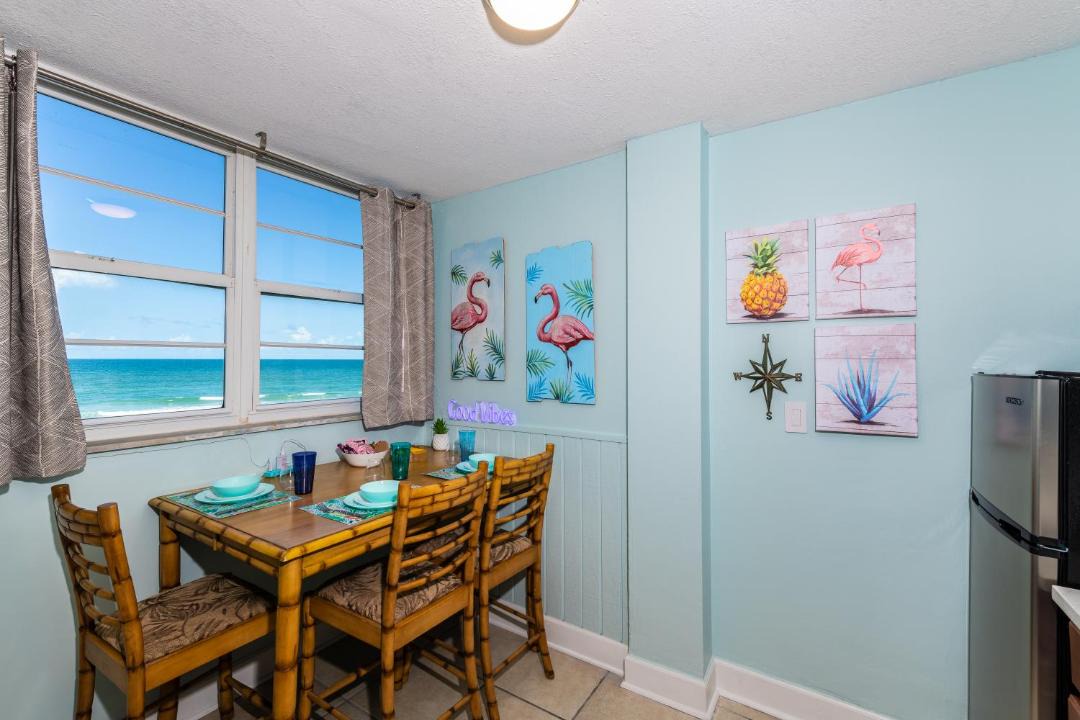 Photo of Livingroom in East Daytona