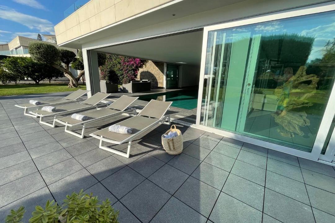 Photo of Patio Balcony in Roses Town Center