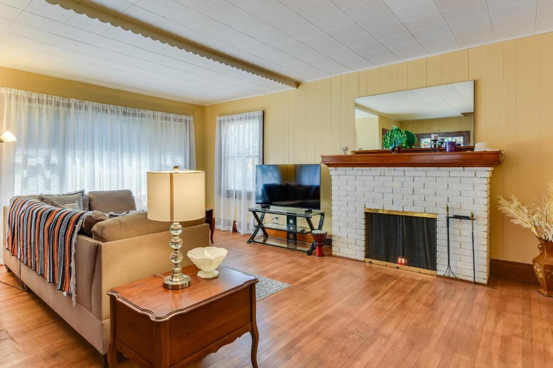 Photo of Livingroom in Buffalo