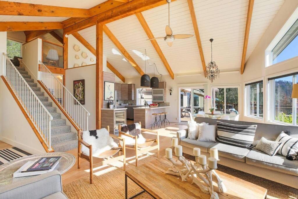 Photo of Livingroom in Glen Ellen