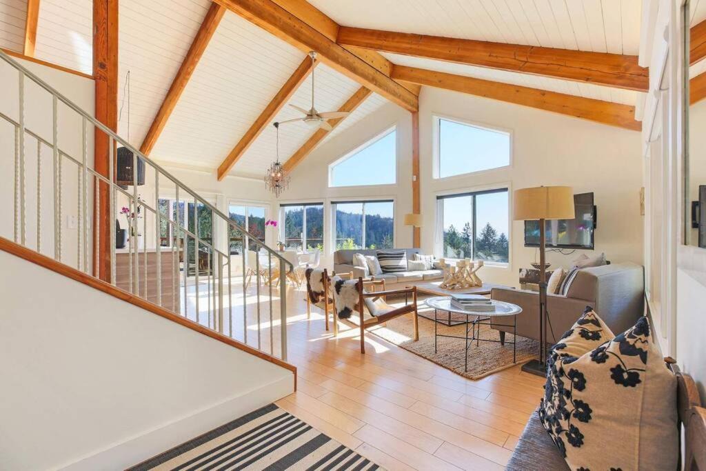 Photo of Livingroom in Glen Ellen