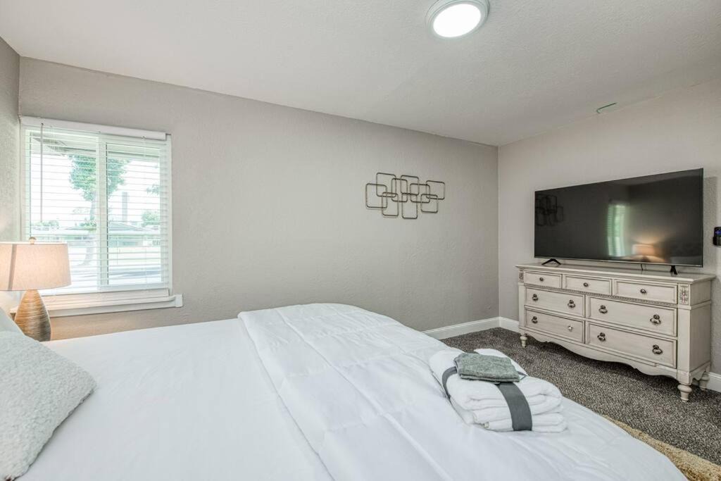 Photo of Bedroom in Raisin