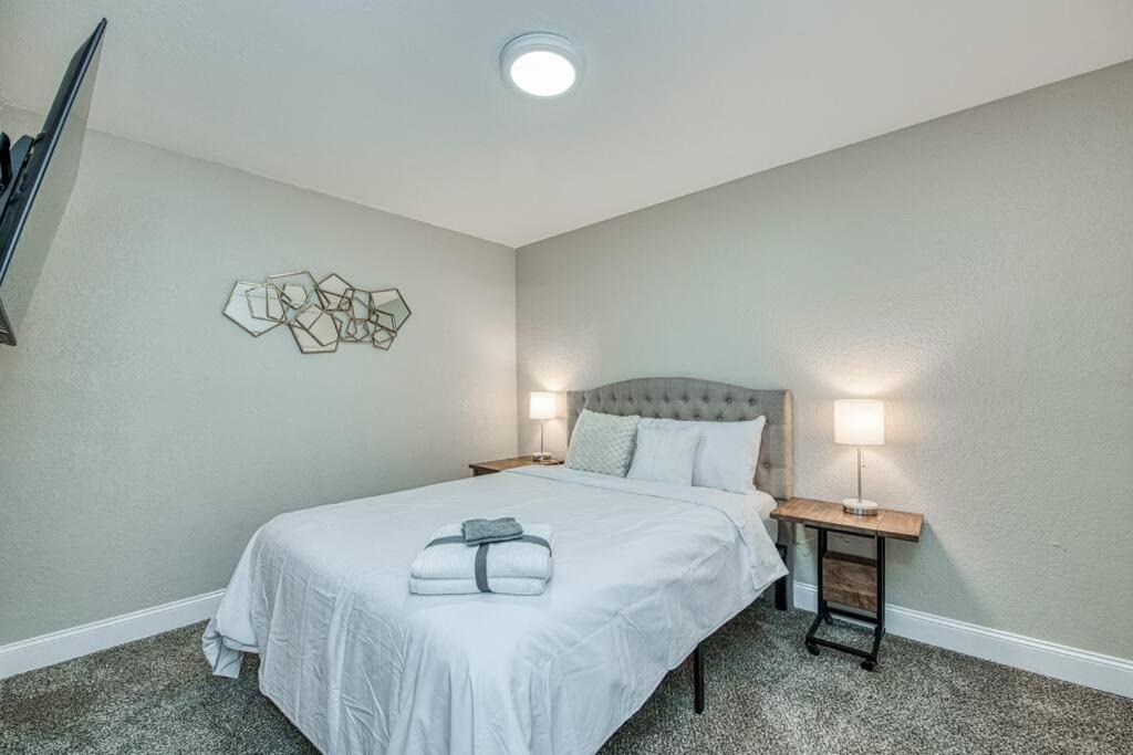 Photo of Bedroom in Raisin