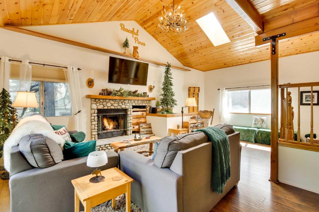 Photo of Livingroom in Running Springs