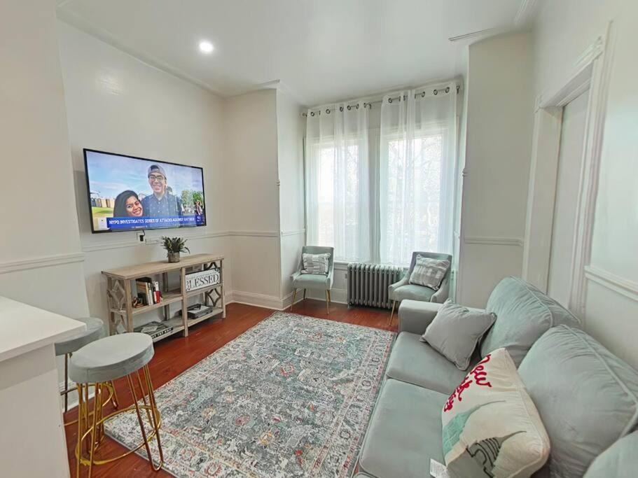 Photo of Livingroom in Concourse