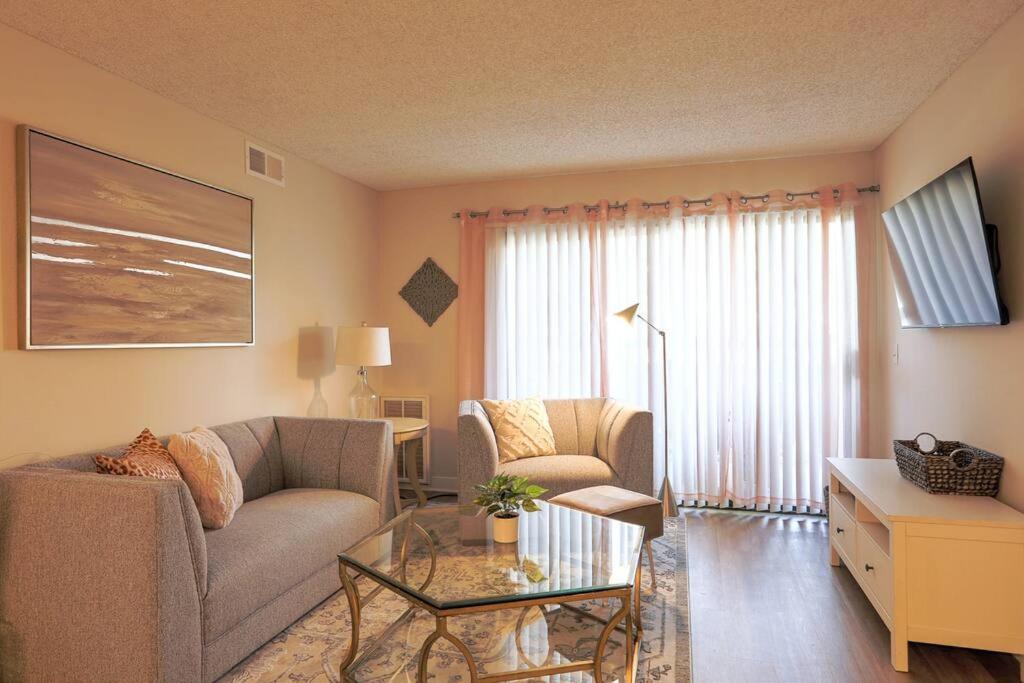 Photo of Livingroom in Ivey Ranch - Rancho Del Oro