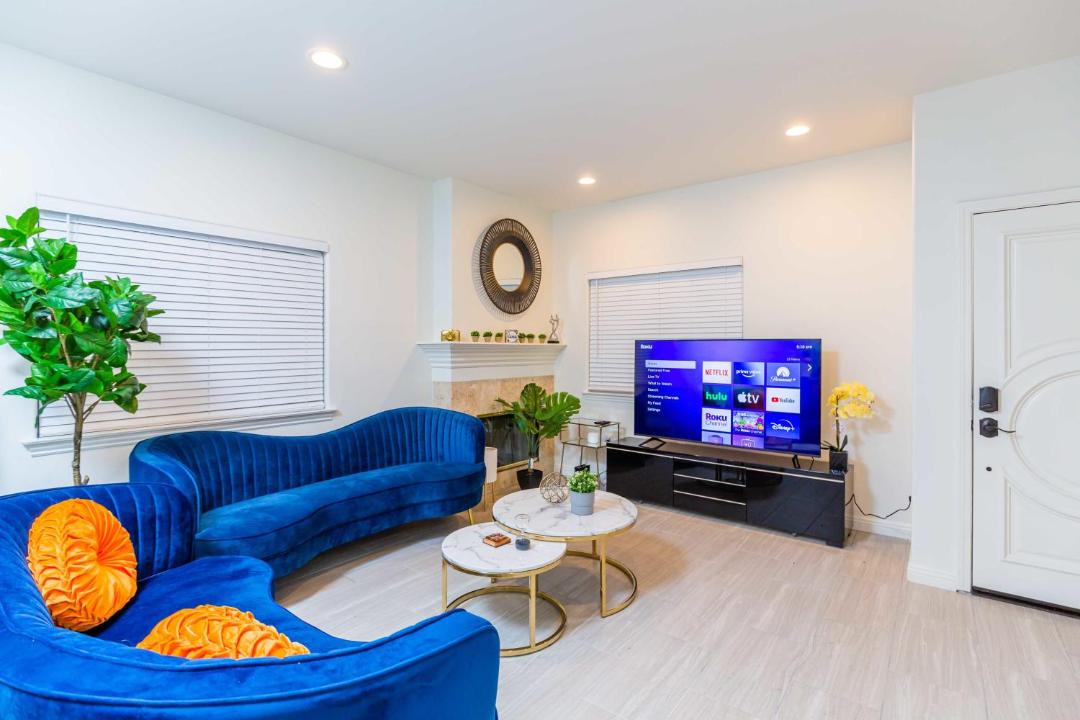 Photo of Livingroom in East Pasadena