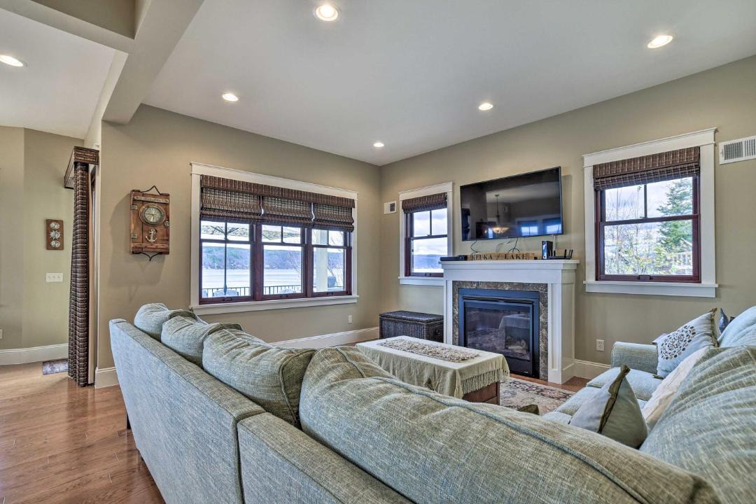 Photo of Livingroom in Hammondsport