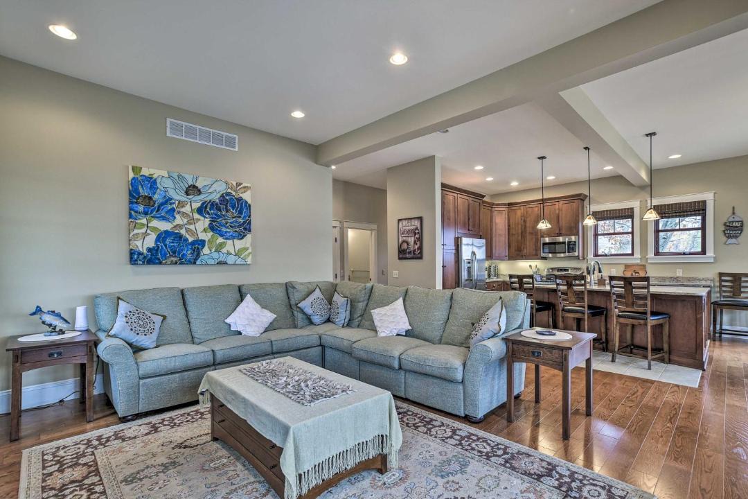 Photo of Livingroom in Hammondsport