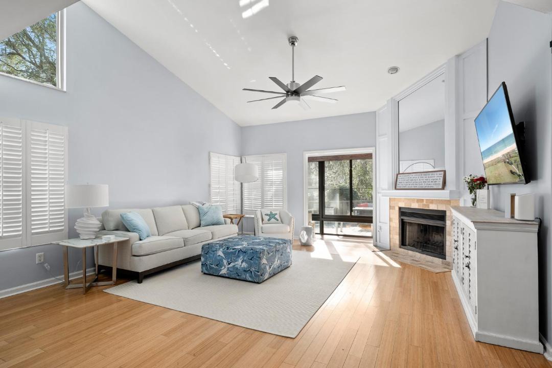 Photo of Livingroom in Palm Valley