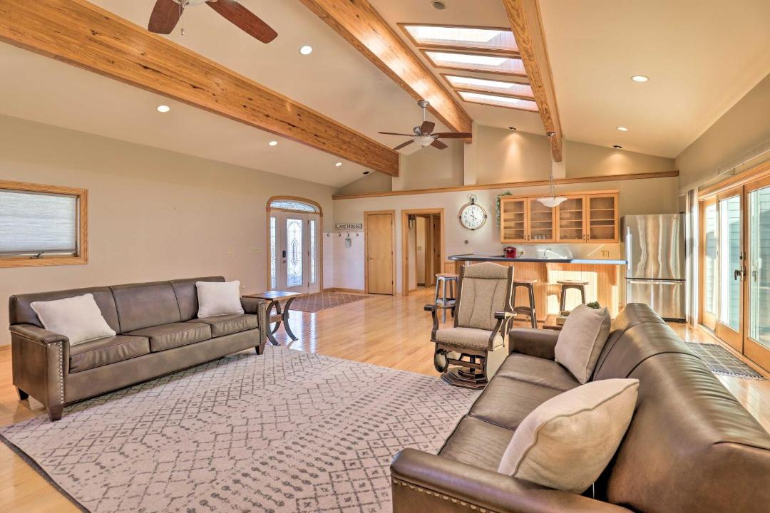 Photo of Livingroom in Romulus