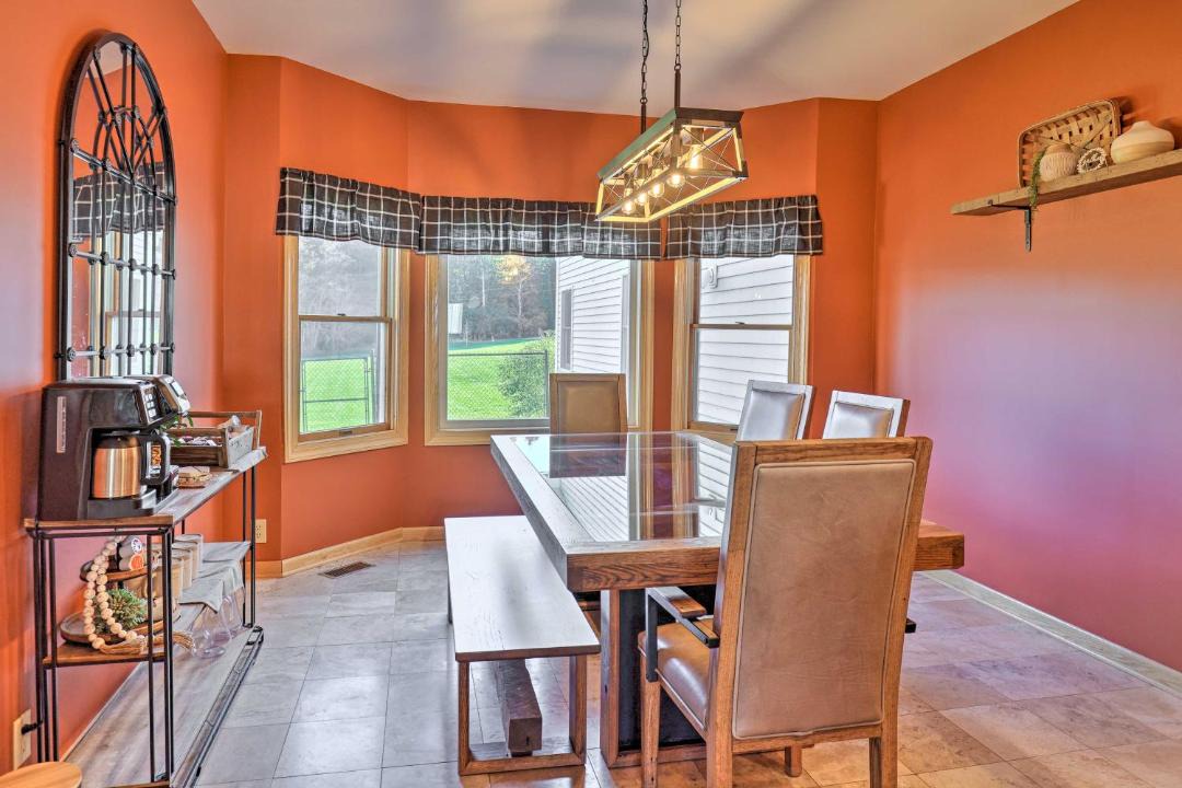 Photo of Livingroom in Romulus