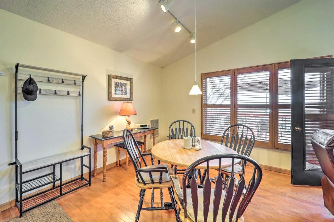 Photo of Livingroom in Charter Hills