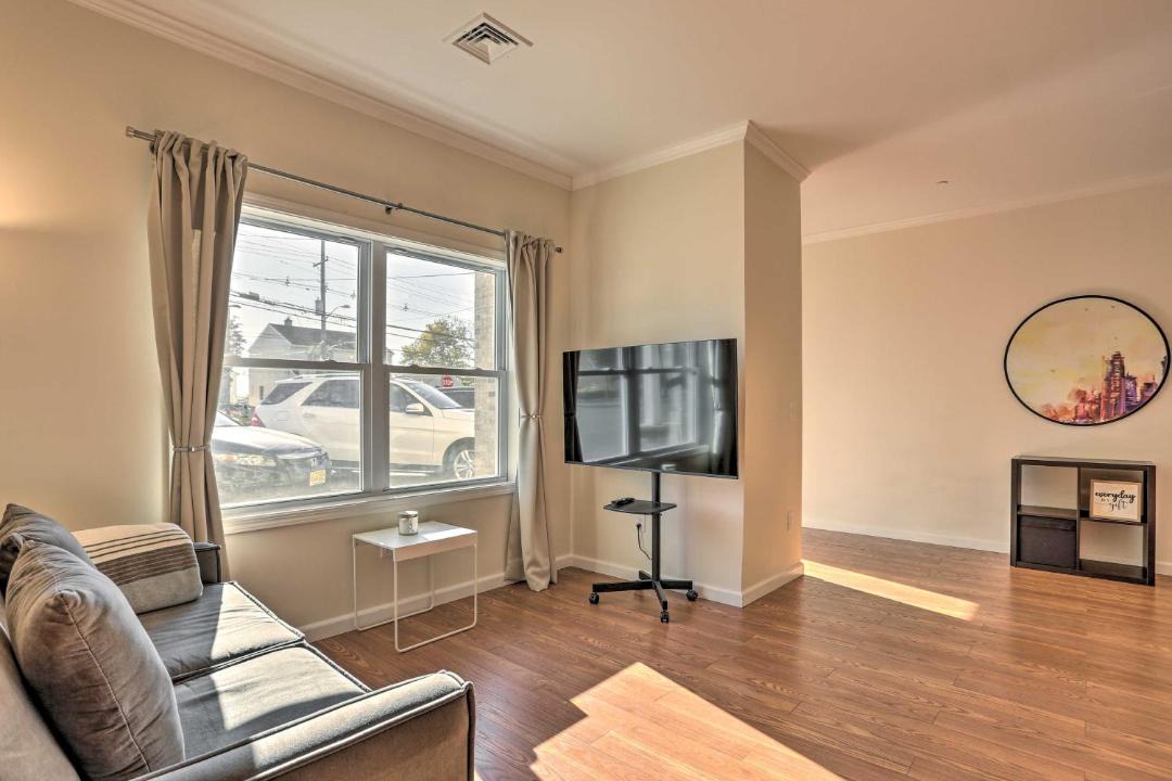 Photo of Livingroom in North Arlington