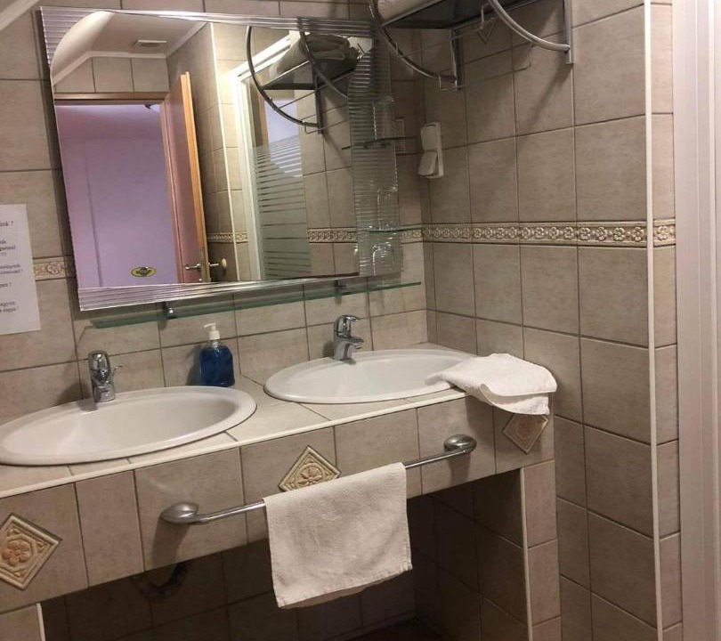 Photo of Bathroom in Tardos