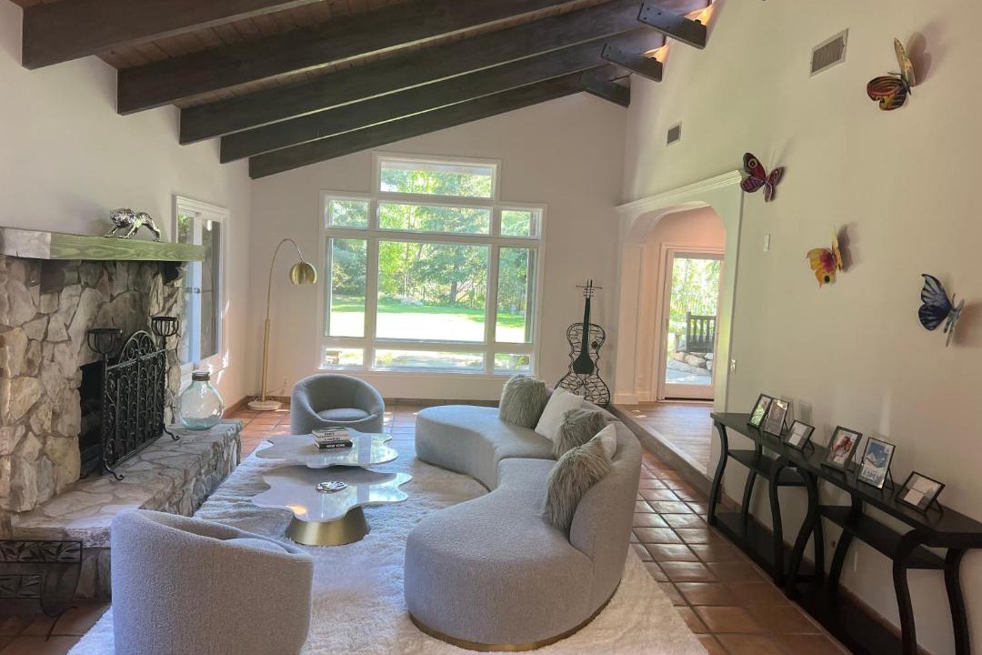 Photo of Livingroom in Calabasas