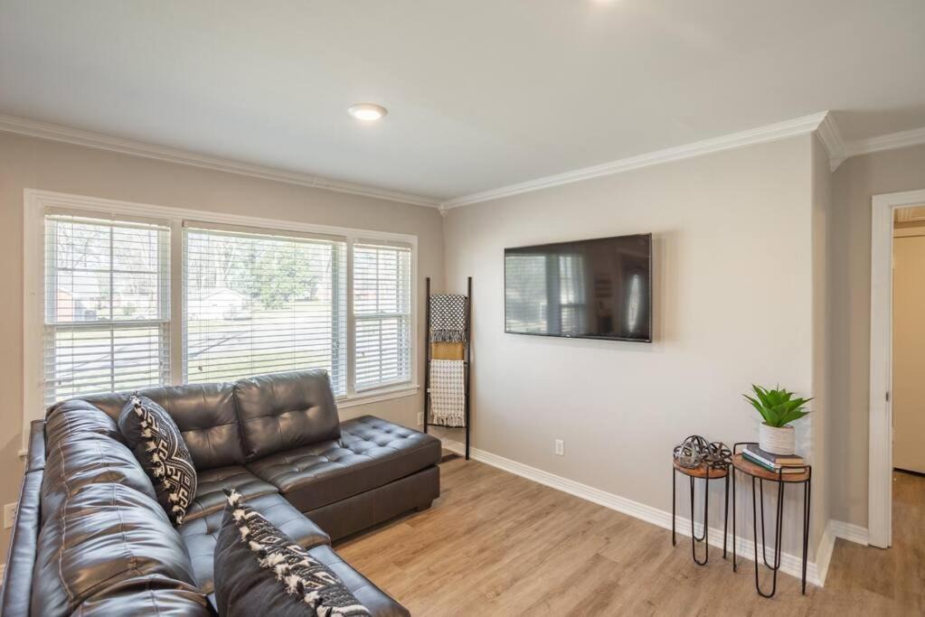 Photo of Livingroom in Huntsville