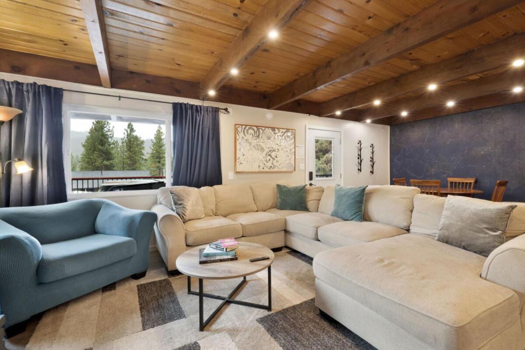Photo of Livingroom in Moonridge
