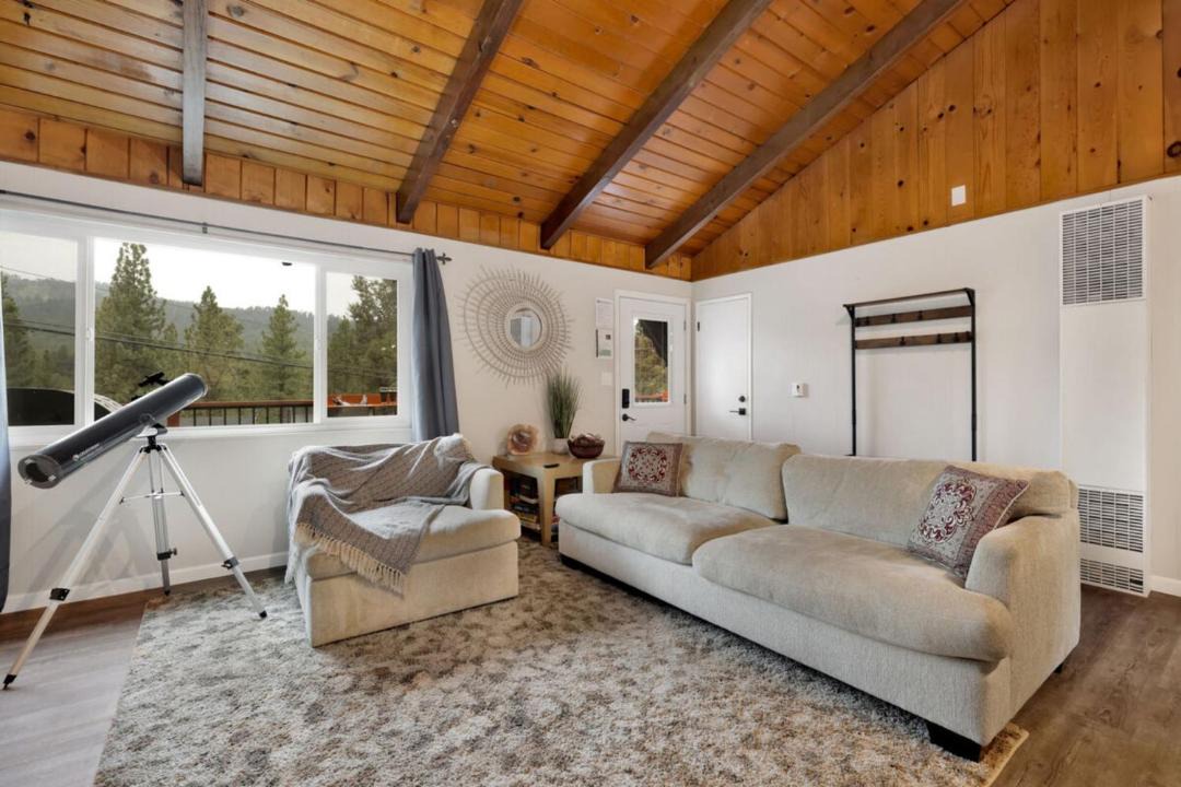 Photo of Livingroom in Moonridge