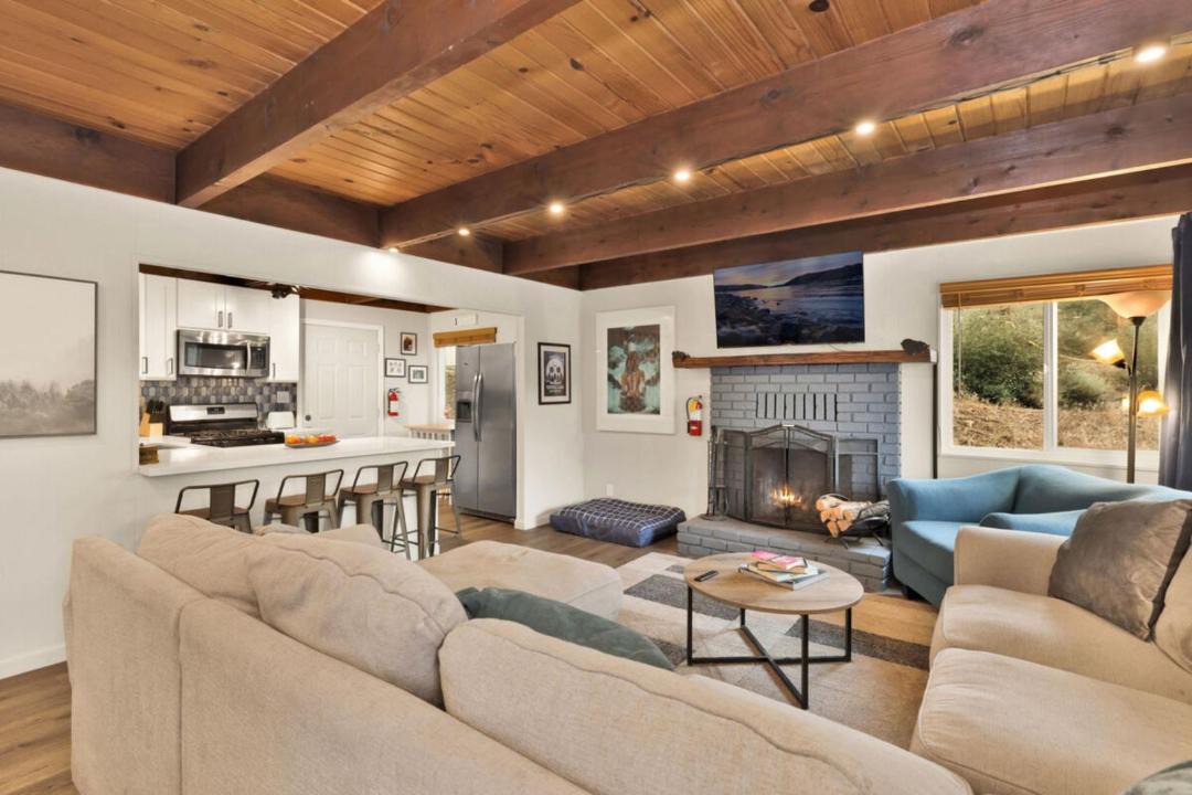Photo of Livingroom in Moonridge